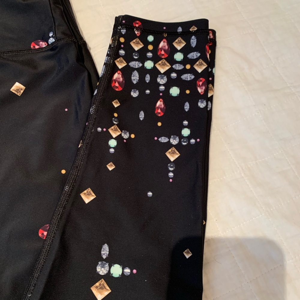 ♥️VICTORIA SECRET❤️BEAUTIFUL GEM ATHLETIC PANTS. EXCELLENT CONDITION! - Picture 1 of 7